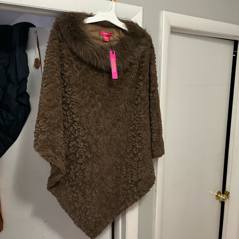 NWT Catherine Maldarino Brown Shawl